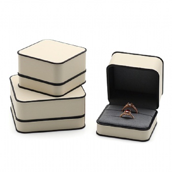 JL-20 leather jewelry box