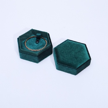 JV-18 velvet jewelry box