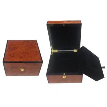 WW-72 wooden watch box